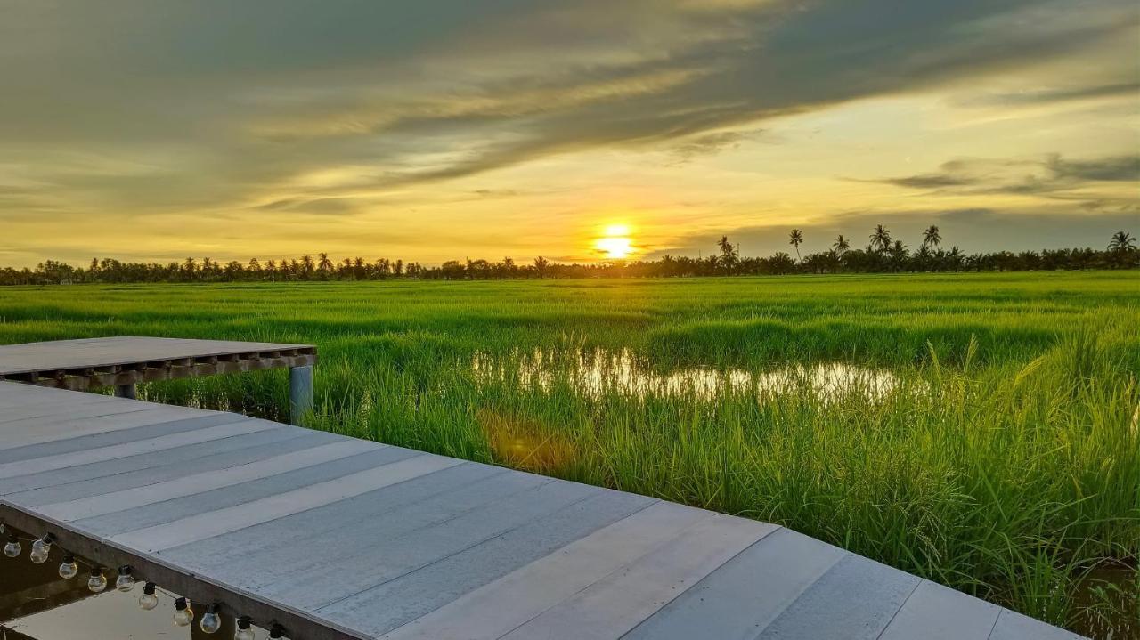 Kurau Inn Farmstay Kuala Kurau ภายนอก รูปภาพ