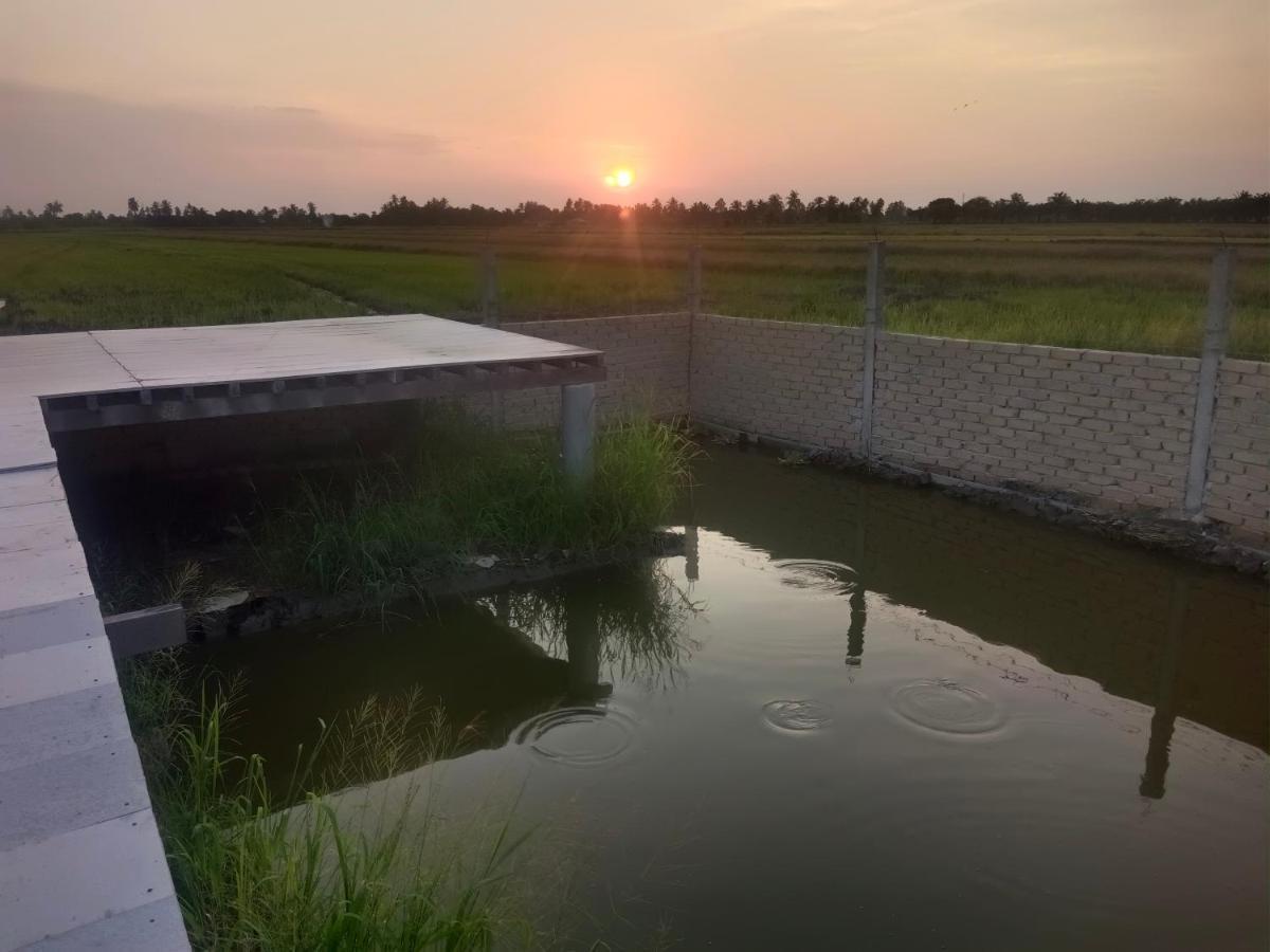 Kurau Inn Farmstay Kuala Kurau ภายนอก รูปภาพ