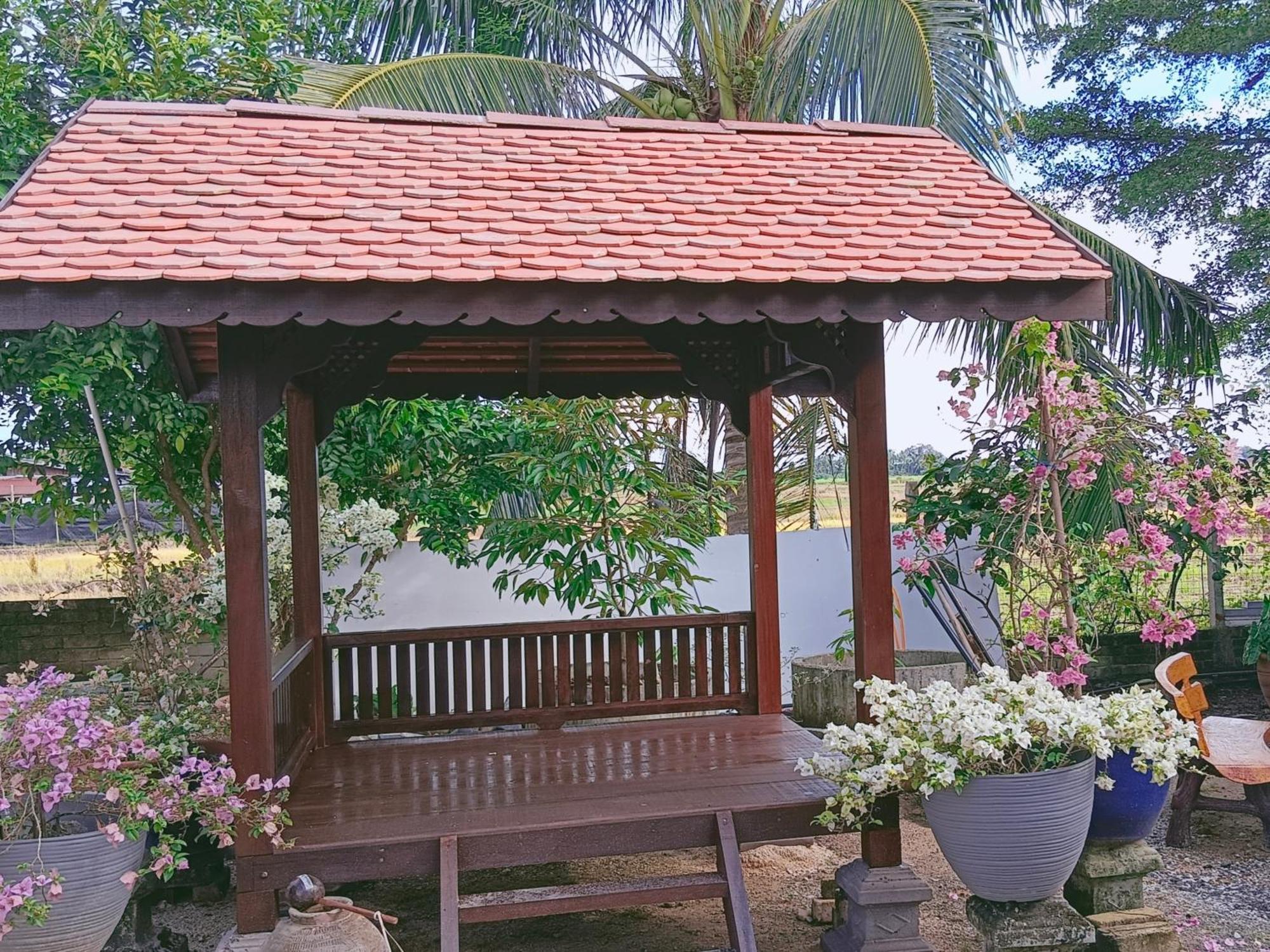 Kurau Inn Farmstay Kuala Kurau ภายนอก รูปภาพ